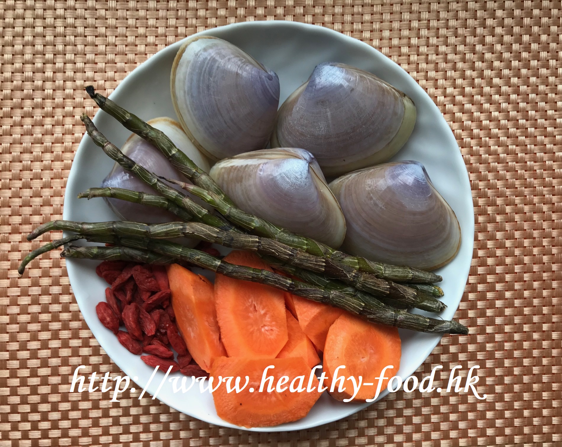 Fresh Dendrobium, Goji Berry and Clam Soup
