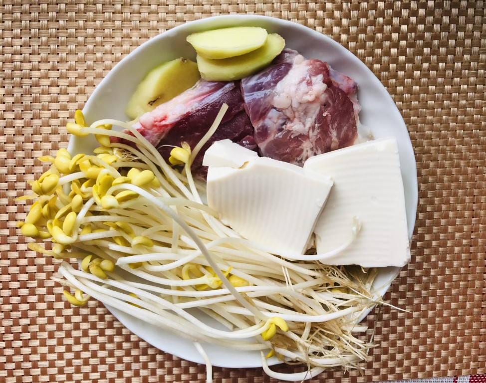 Soybean Sprout, Tofu and Pork Shank Soup
