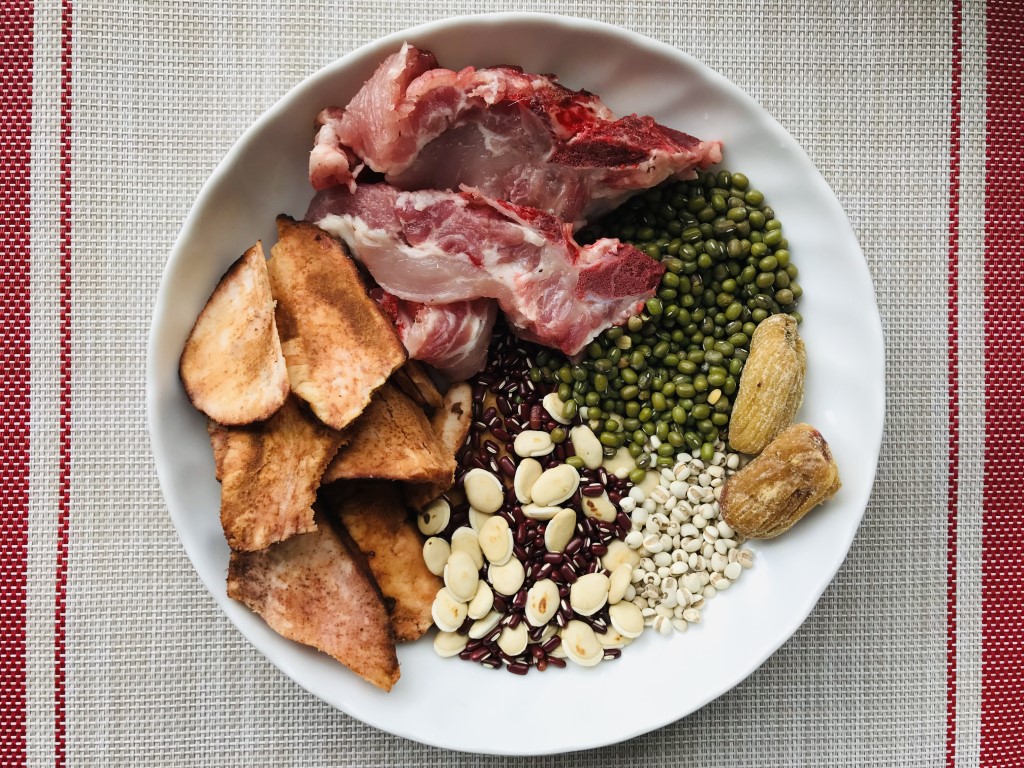 Fresh Smilax Root, Adzuki Bean, Hyacinth Bean, Mung Bean, Barley and Pork Rib Soup