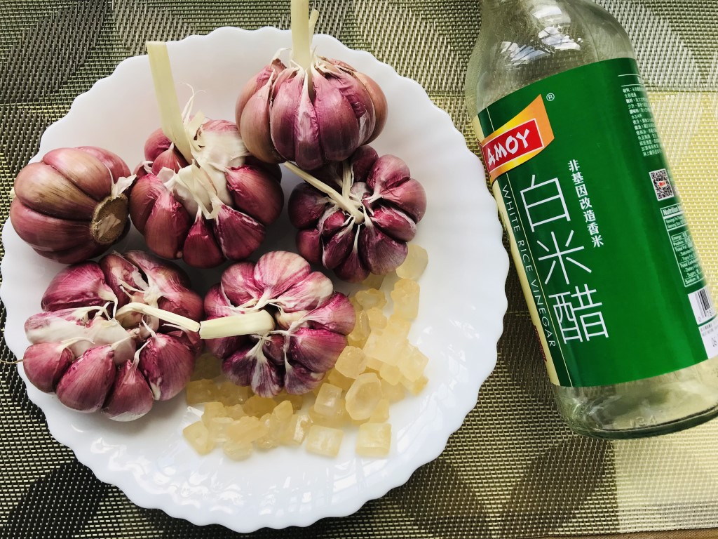 Lotus Garlic Vinegar (Purple Garlic Steeped in Rice Vinegar)