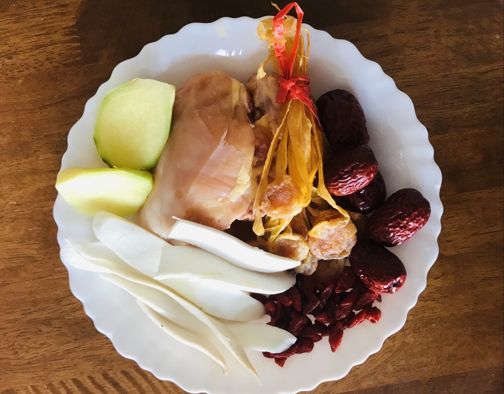Huai Shan, Goji and Sun-Dried Scallop Chicken Breast Soup (Huai Qi Ri Yue Yu Tang)