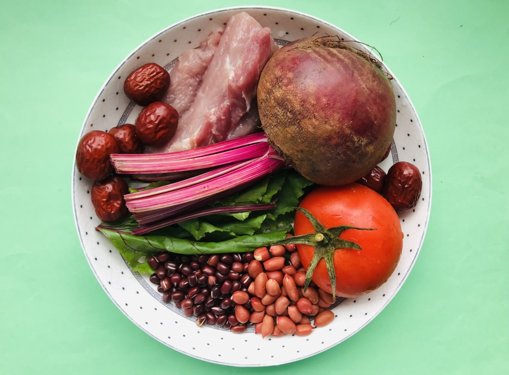 Five-Red Lean Pork Soup (Wu Hong Shou Rou Tang)