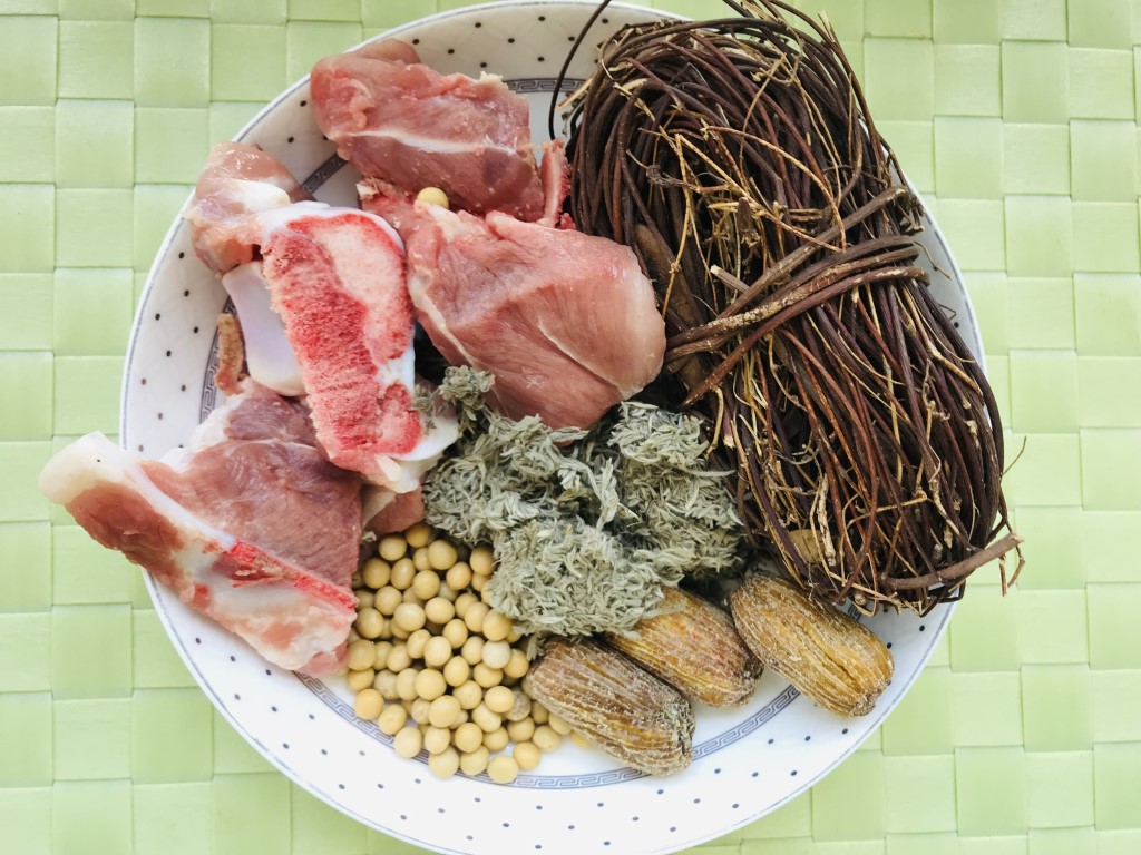 Chicken Bone Grass and Wormwood Pork Rib Soup