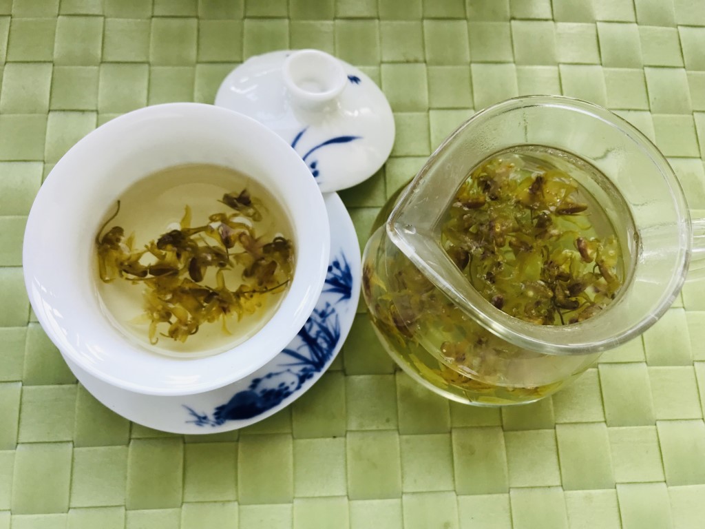 Dendrobium Flower Tea (Tie Pi Shi Hu Hua Tea)