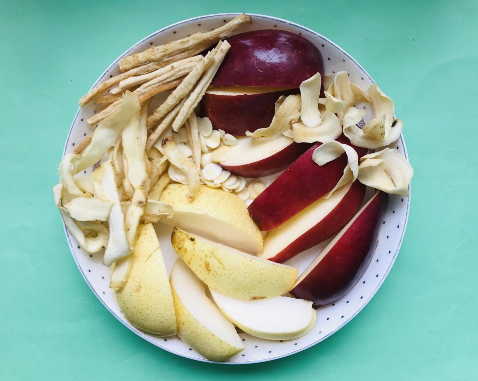 Glehnia and Solomon's Seal Lung-Nourishing Soup