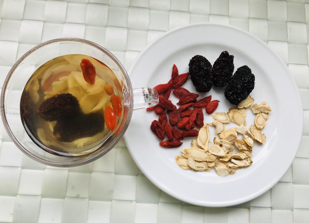 American Ginseng, Goji Berry, and Nan Date Tea