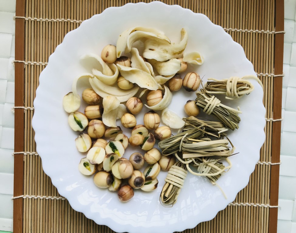Fresh Lotus Seed, Lily Bulb and Juncus Tea