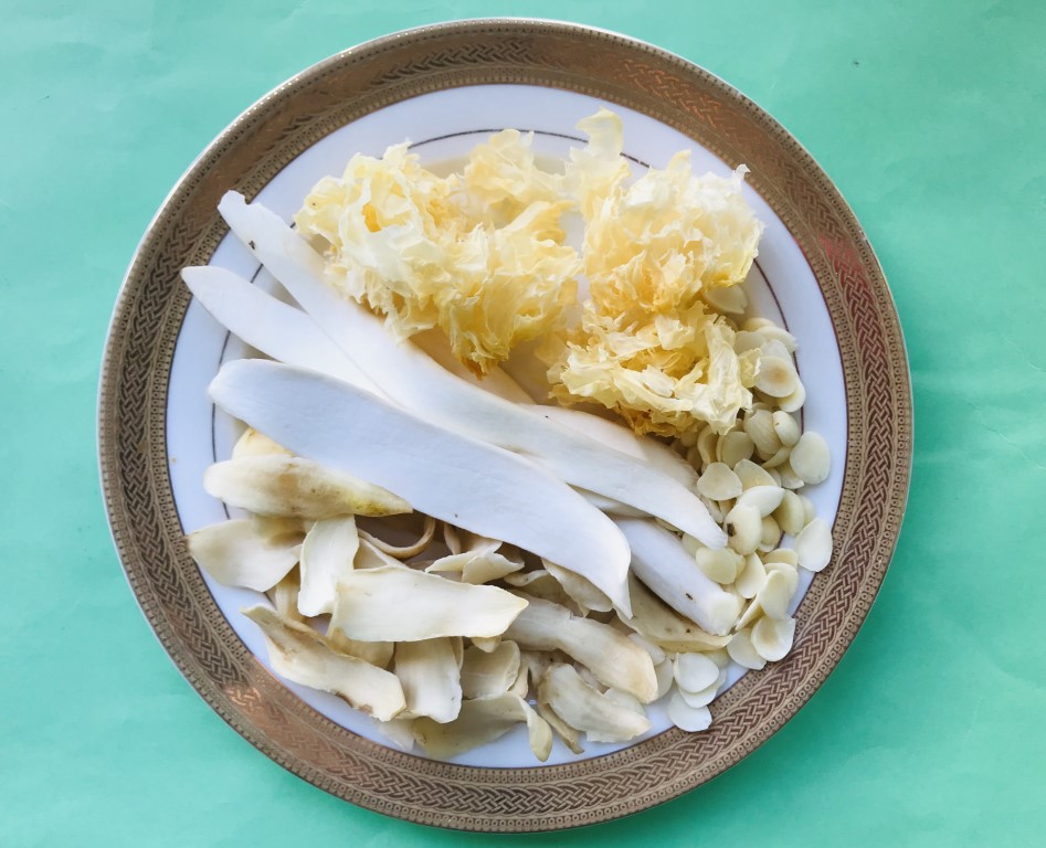 Chinese Yam, Snow Ear Fungus, Apricot Kernel and Lily Bulb Soup