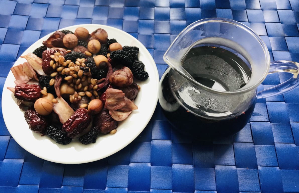 Longan, Lotus Seed, Lily Bulb, Black Mulberry and Wheat Berry Tea