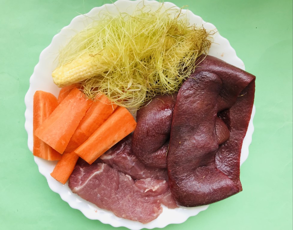 Corn Silk, Carrot, and Pork Pancreas Soup